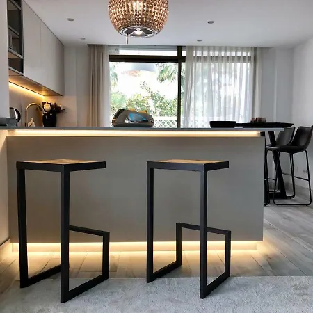 Апартаменты Luxury In La Isla, Walking Distance To Puerto Banus