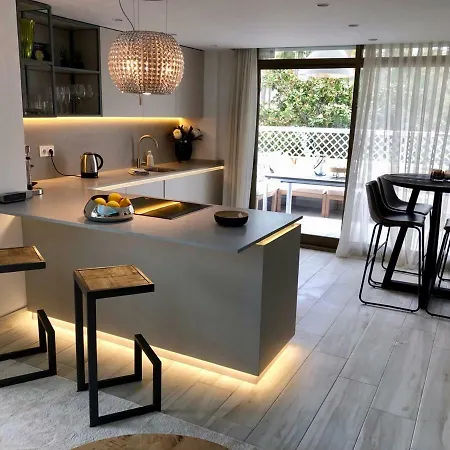 Luxury In La Isla, Walking Distance To Puerto Banus Appartement