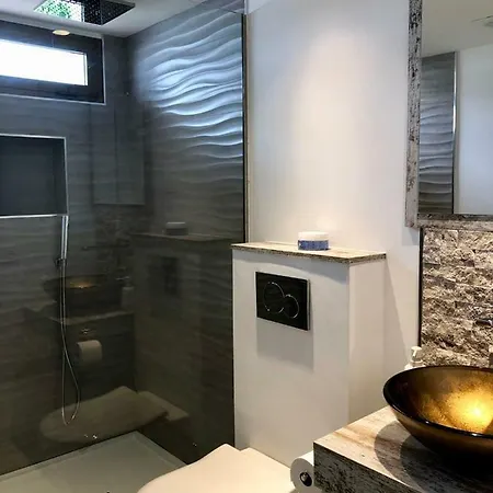 Luxury In La Isla, Walking Distance To Puerto Banus Апартаменты *