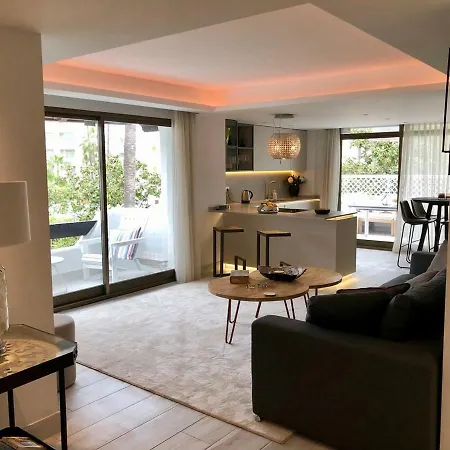Апартаменты Luxury In La Isla, Walking Distance To Puerto Banus *
