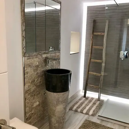 Luxury In La Isla, Walking Distance To Puerto Banus Appartement