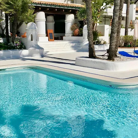 Luxury In La Isla, Walking Distance To Puerto Banus Marbella