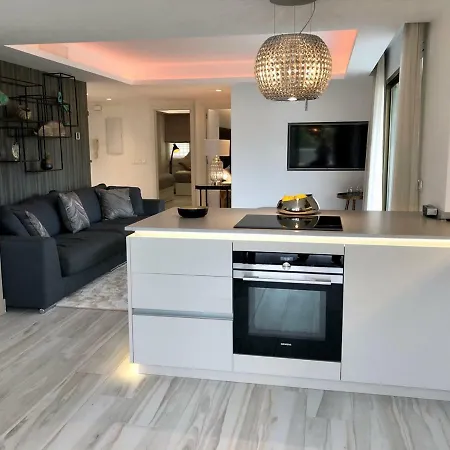 Luxury In La Isla, Walking Distance To Puerto Banus 公寓 *