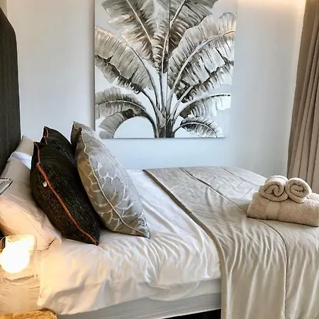 Luxury In La Isla, Walking Distance To Puerto Banus * 马尔韦利亚