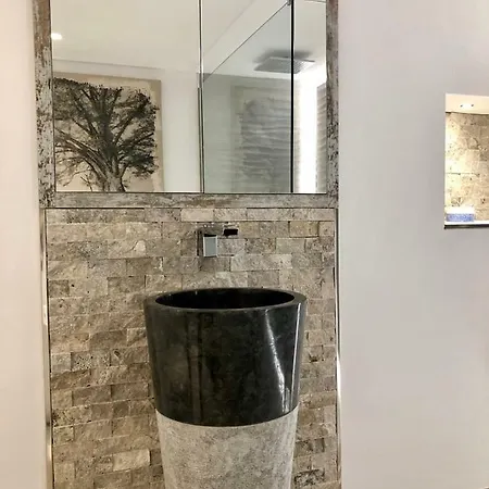 Luxury In La Isla, Walking Distance To Puerto Banus Apartmán