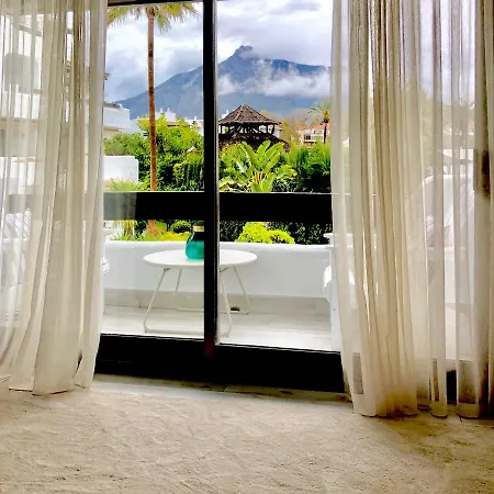 Luxury In La Isla, Walking Distance To Puerto Banus