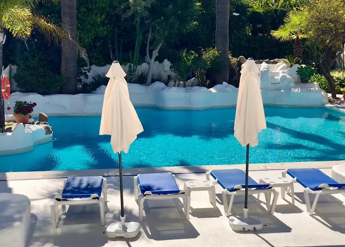 Luxury In La Isla, Walking Distance To Puerto Banus