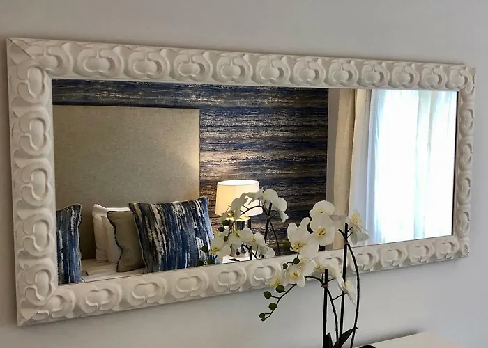 Luxury In La Isla, Walking Distance To Puerto Banus Marbella