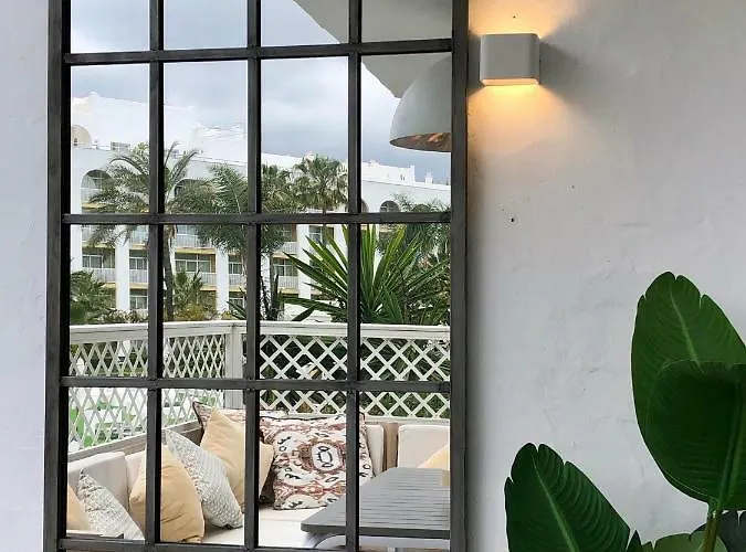 Luxury In La Isla, Walking Distance To Puerto Banus Marbella