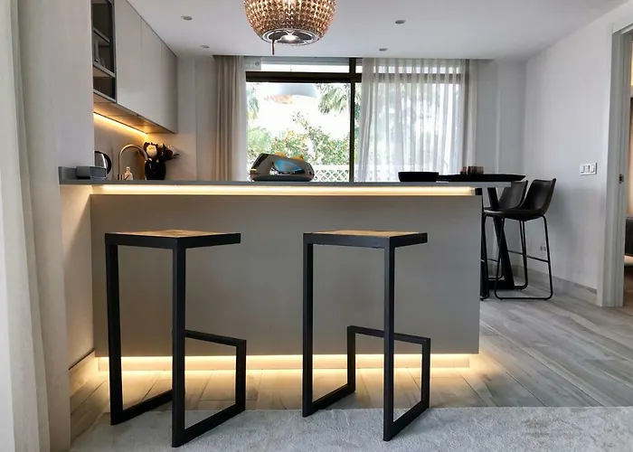 Lägenhet Luxury In La Isla, Walking Distance To Puerto Banus