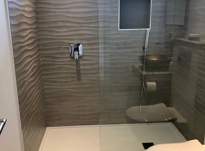 Luxury In La Isla, Walking Distance To Puerto Banus *