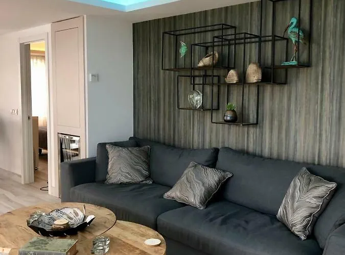 Luxury In La Isla, Walking Distance To Puerto Banus Lägenhet