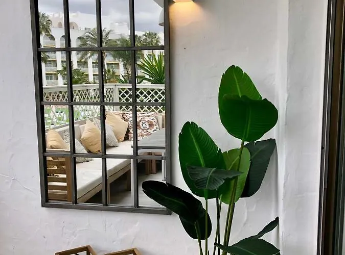 Luxury In La Isla, Walking Distance To Puerto Banus Lägenhet