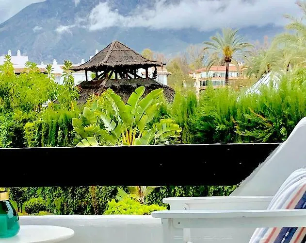 Luxury In La Isla, Walking Distance To Puerto Banus