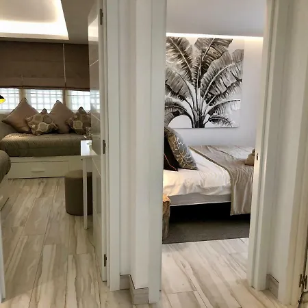 Luxury In La Isla, Walking Distance To Puerto Banus *